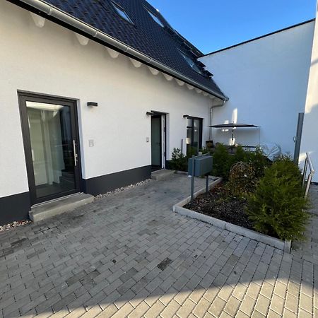 Moderne Wohnung Karlsruhe Neureut, Fussbodenheizung - Regendusche - Waschmaschine - Stellplatz エクステリア 写真