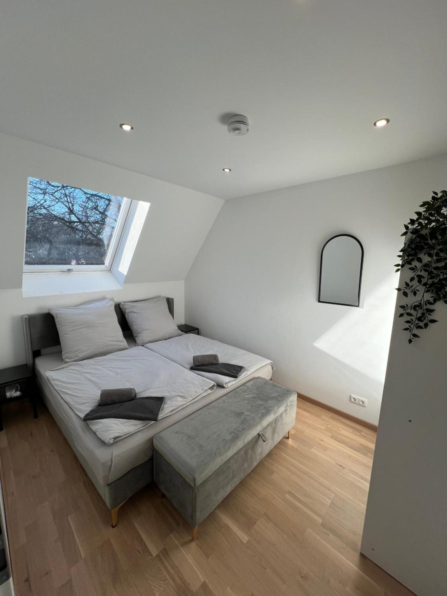 Moderne Wohnung Karlsruhe Neureut, Fussbodenheizung - Regendusche - Waschmaschine - Stellplatz エクステリア 写真
